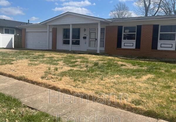 3 beds, 2 baths, 1,161 sqft, $1,595