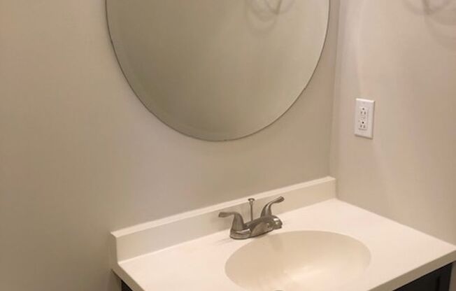 Studio, 1 bath, 442 sqft, $1,335, Unit 419