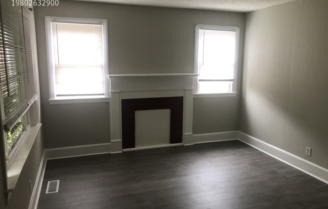1121 MONA DR