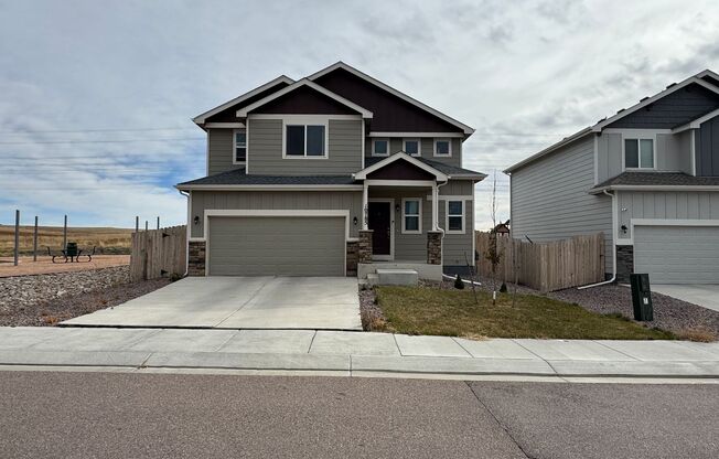 Beautiful 3 Bedroom, 2.5 Bathroom Rental Home