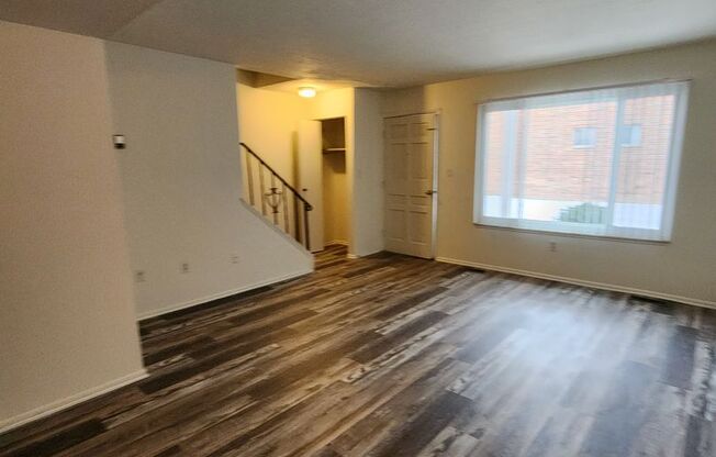 3 beds, 1.5 baths, 927 sqft, $1,649, Unit 119 E. Sprague