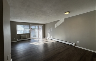 2 beds, 1 bath, 850 sqft, $2,600, Unit 49