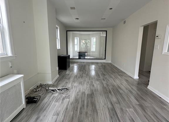 Studio, 2,160 sqft, $4,000