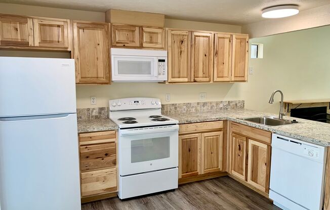 2 beds, 1 bath, 820 sqft, $1,625, Unit 1476A