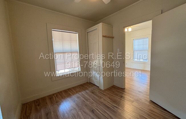 Updated Cottage - Downtown Roseville - 1 Bed, 1 Bath - Private Yard!