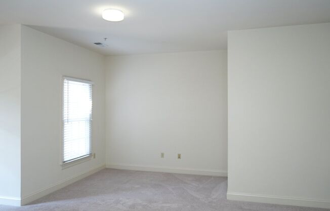 2 beds, 2 baths, 1,052 sqft, $1,750, Unit Ste #212