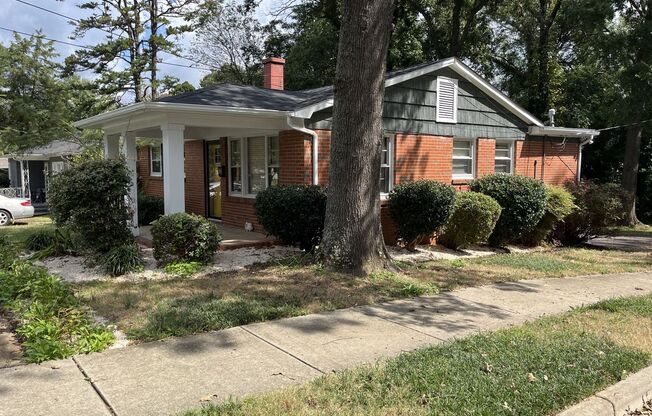 Updated 3 Bed Brick Ranch near Camp North End