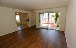 3 beds, 1.5 baths, $2,700, Unit 2214-4