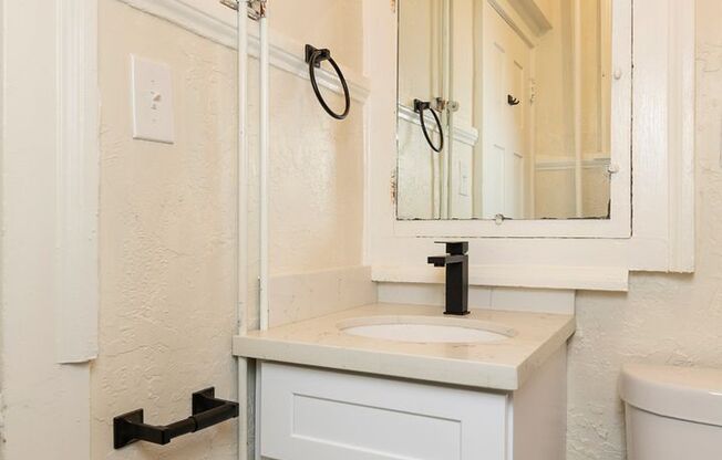 1 bed, 1 bath, 581 sqft, $1,895, Unit 303