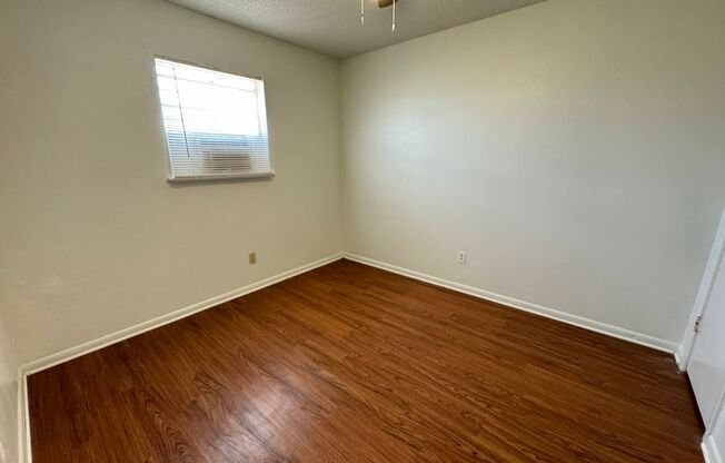 1 bed, 1 bath, $525, Unit Apt A