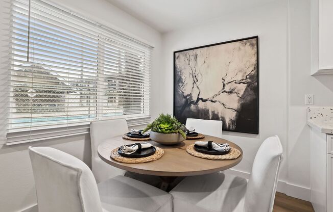 2 beds, 1 bath, 800 sqft, $2,475, Unit Unit 206