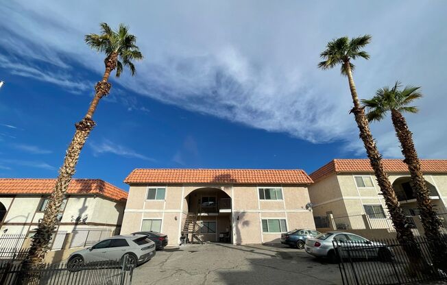 3 BEDROOM 2 BATH, DOWNSTAIRS UNIT, NO CARPET, WITH WASHER AND DRYER, NEAR NELLIS AFB!