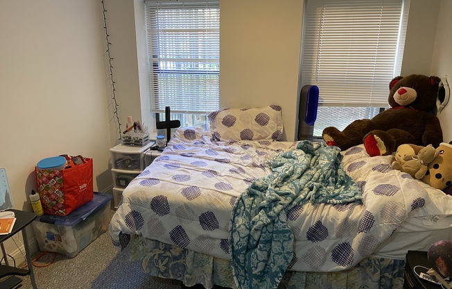 4 beds, 1 bath, $6,600, Unit 1