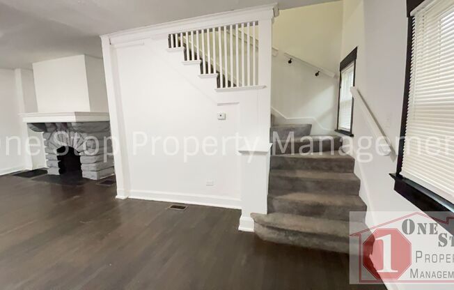 Charming 4-bedroom, 2-bathroom House in Kansas City!!