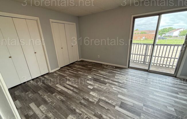 2 beds, 1.5 baths, $895, Unit 203