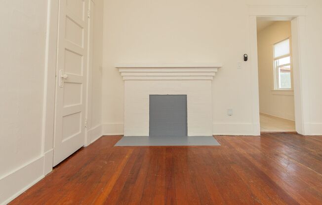 Charming 1 Bed/1 Bath w/ Large Fenced Yard and Vintage Character in Barrio Logan!