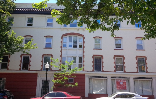 2030 SAINT PAUL ST