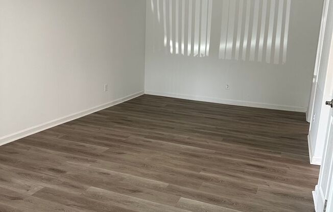 3 beds, 2 baths, 1,200 sqft, $2,295