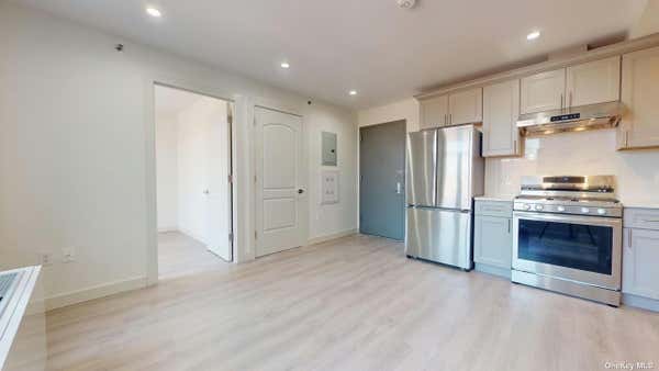 2 beds, 2 baths, 770 sqft, $3,300, Unit 4H