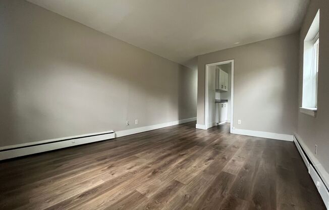 1 bed, 1 bath, $1,150, Unit 304