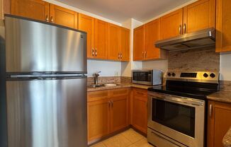 2 Bedroom / 2 Bath / 1 Parking at Kapiolani Royale Condominium