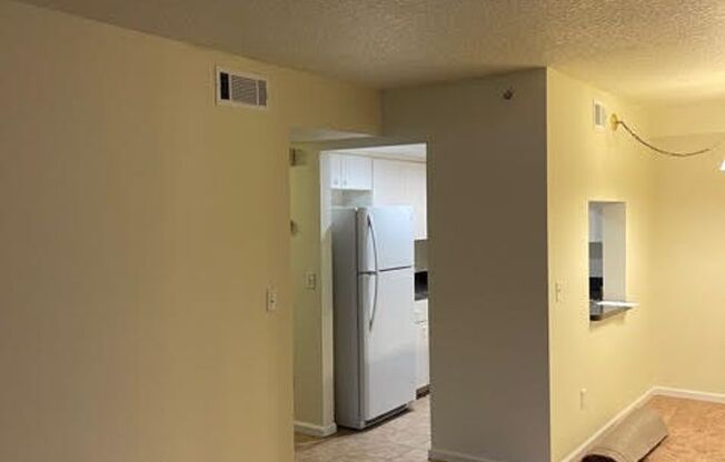 2 beds, 2 baths, $1,400