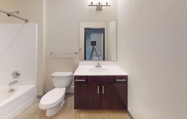 1 bed, 1 bath, 721 sqft, $1,920, Unit 607-414