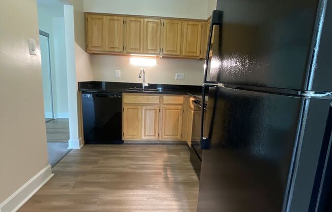 2 beds, 2 baths, 1,000 sqft, $1,875, Unit 14207 #201