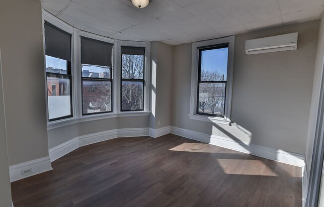 1 bed, 1 bath, 300 sqft, $975, Unit Apt 23