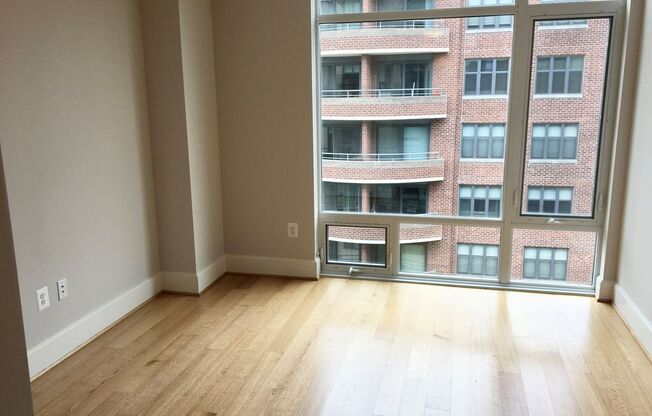 Studio, 1 bath, $2,375, Unit 810