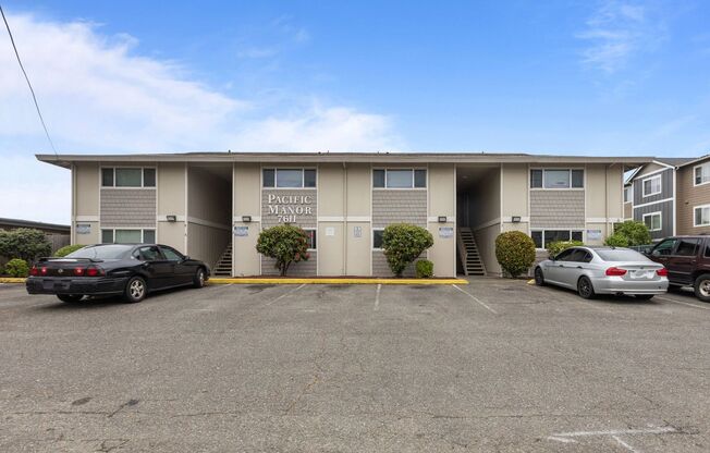 2 beds, 1 bath, 864 sqft, $1,600, Unit C2