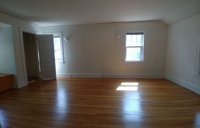 3 beds, 1 bath, $1,995