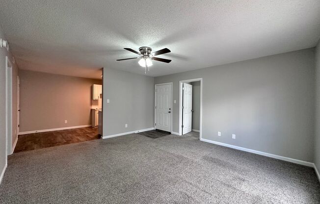2 beds, 1 bath, 750 sqft, $1,295, Unit 264- Seals