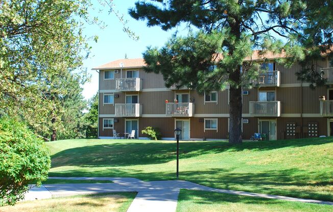 2 beds, 1 bath, 780 sqft, $1,290, Unit 26