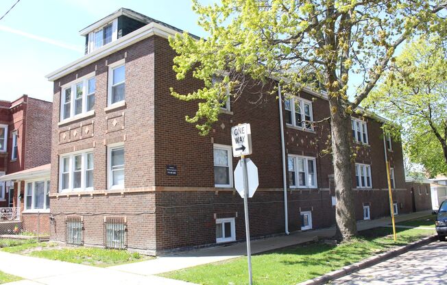 5701 W Belden