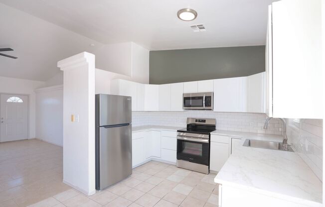 3 Bedroom House with large yard Arizona City