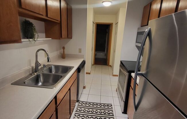 2 beds, 1 bath, 850 sqft, $1,525, Unit 209