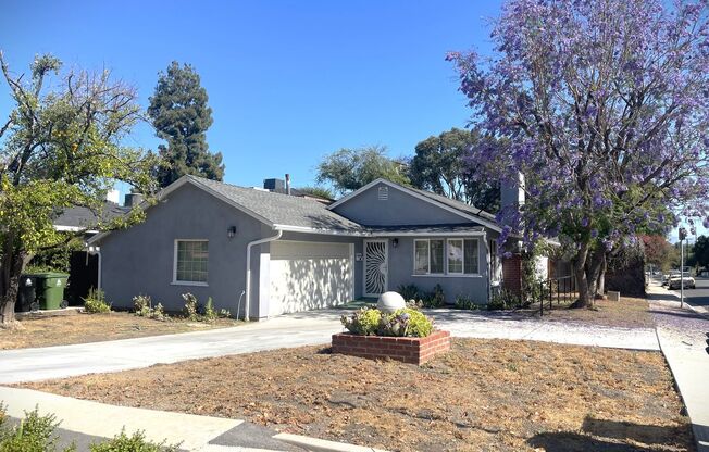 Beautiful 3 bedroom + 2 bath home in Woodland Hills