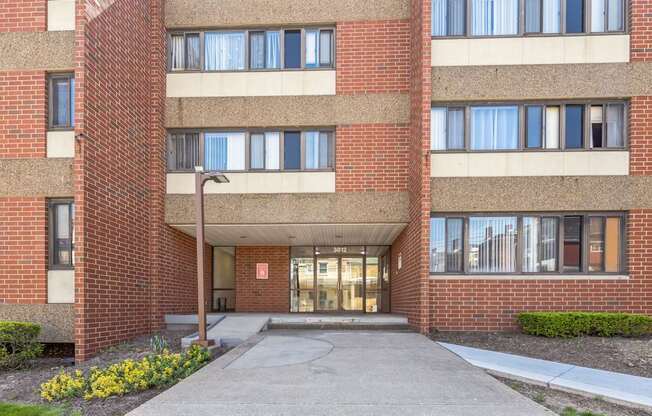 Entrance of Bates Hill Apartments Pittsburgh, Pennsylvania