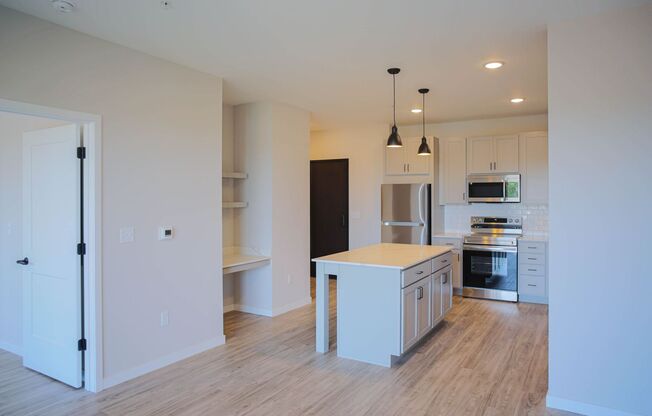 1 bed, 1 bath, 681 sqft, $1,500, Unit 212