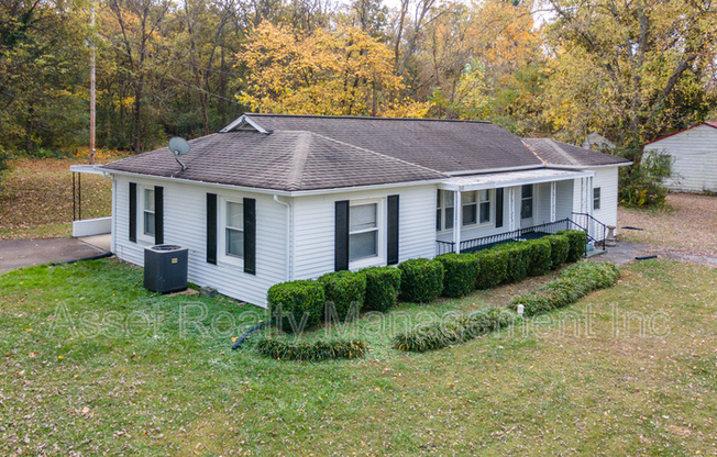 6520 JACKIE LN