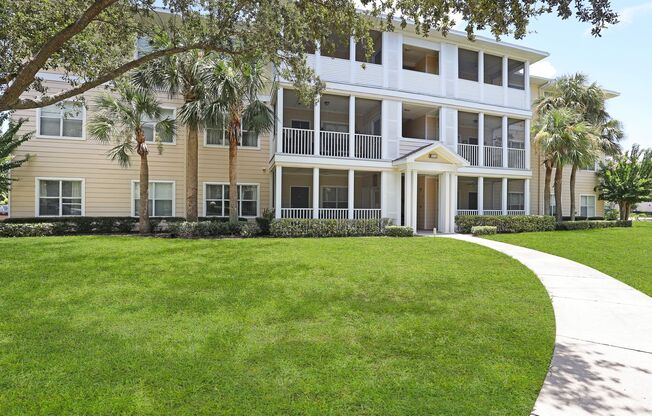 3 beds, 2 baths, $2,150, Unit Apt 711