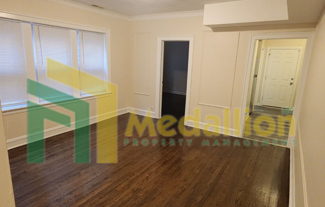 3 beds, 1 bath, $1,500, Unit 8347 South Rhodes Avenue - 2N