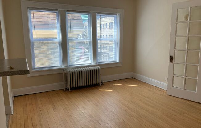 Studio, 1 bath, 450 sqft, $895