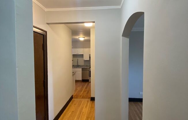5542 W. LELAND LLC