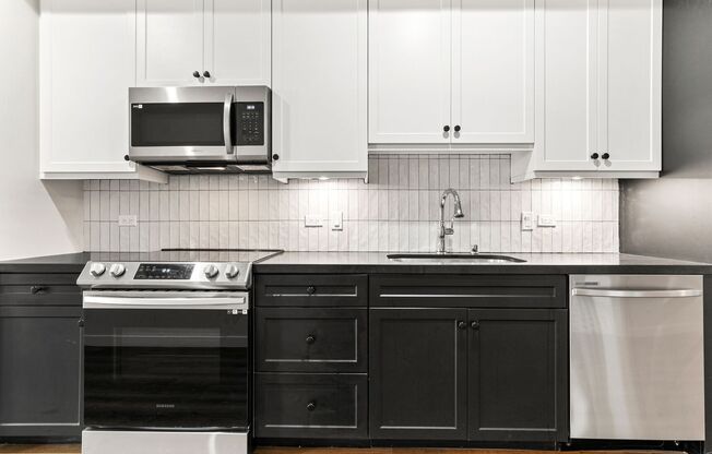 2 beds, 1 bath, 989 sqft, $2,850, Unit 109