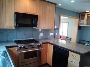 2 beds, 2 baths, $1,975