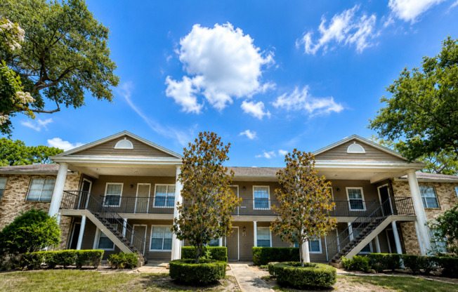 Second floor, 2/2 unit with wooded view near UCF