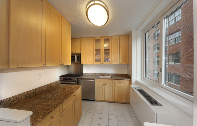 2 beds, 2.5 baths, $9,500, Unit 15D