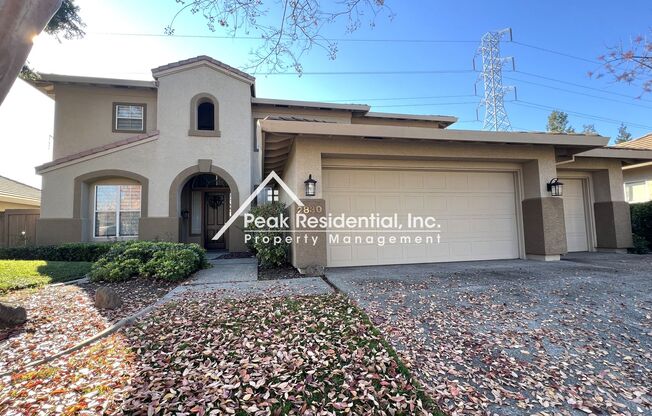 Spacious 5bd/3ba Roseville Home-Must See